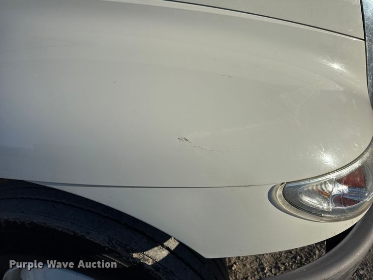 image for item EN0790 2007 International 4300 truck cab and chassis