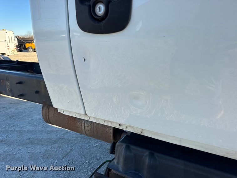 image for item EN0790 2007 International 4300 truck cab and chassis