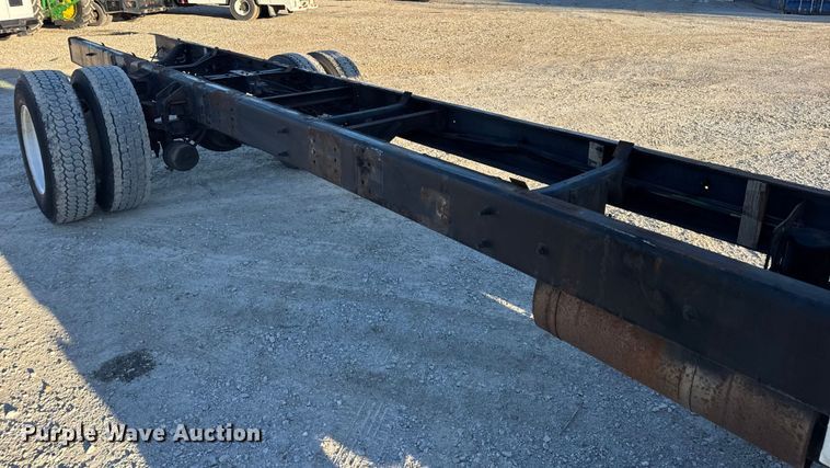 image for item EN0790 2007 International 4300 truck cab and chassis