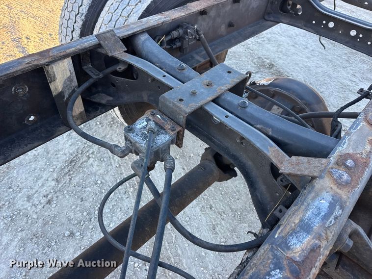 image for item EN0790 2007 International 4300 truck cab and chassis