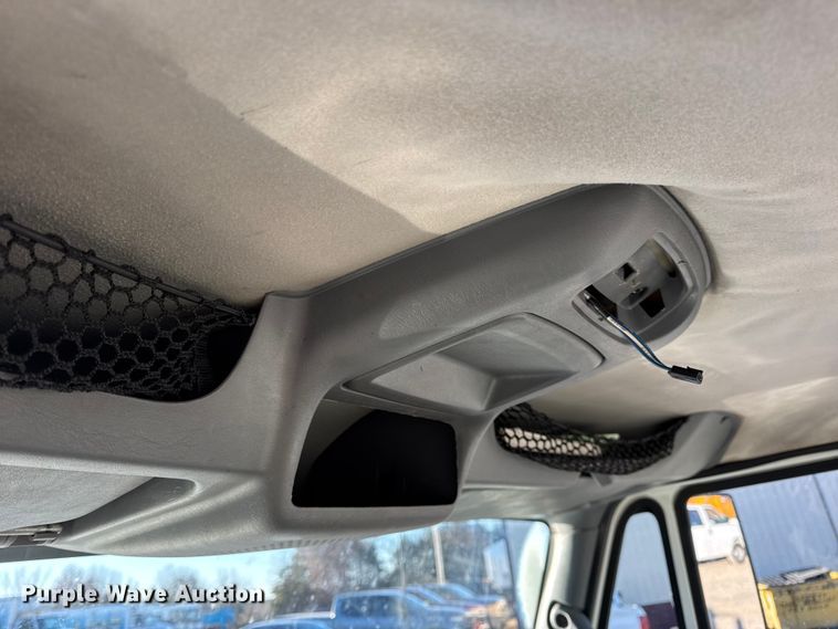 image for item EN0790 2007 International 4300 truck cab and chassis