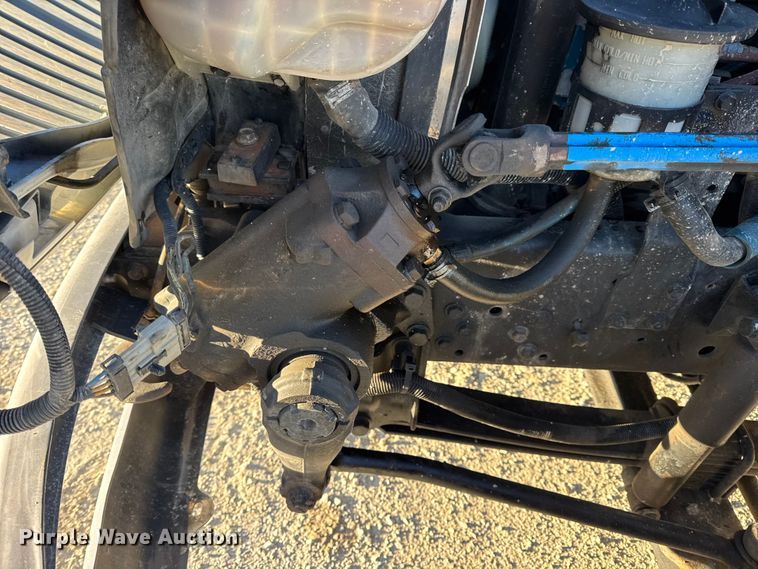 image for item EN0790 2007 International 4300 truck cab and chassis