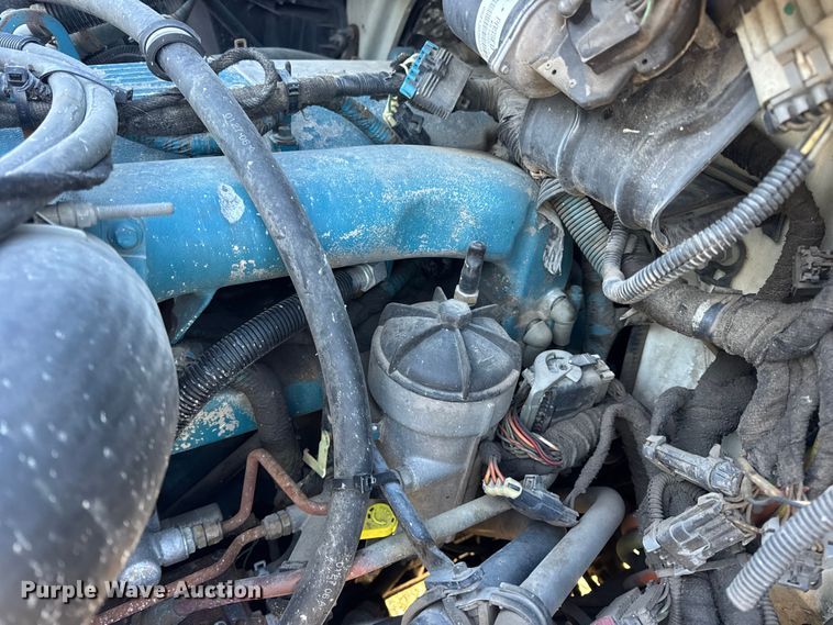 image for item EN0790 2007 International 4300 truck cab and chassis