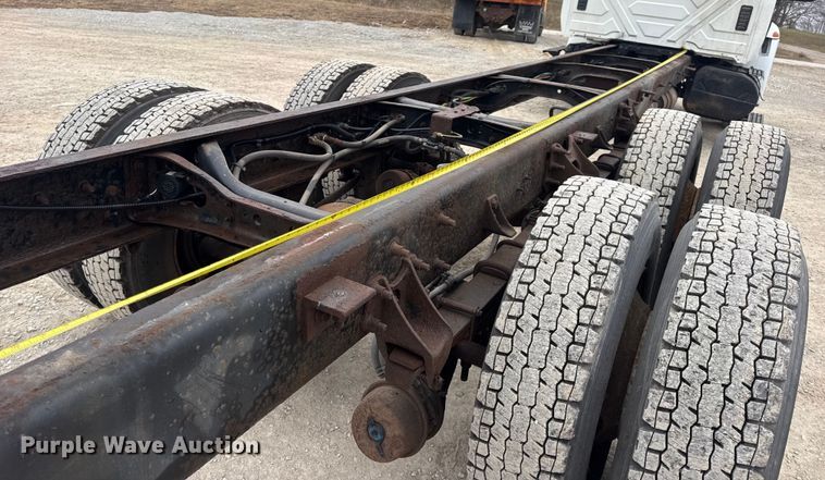 image for item EN0819 2010 International 4400 truck cab and chassis