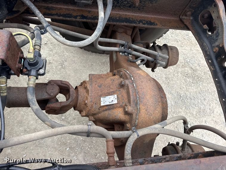 image for item EN0819 2010 International 4400 truck cab and chassis