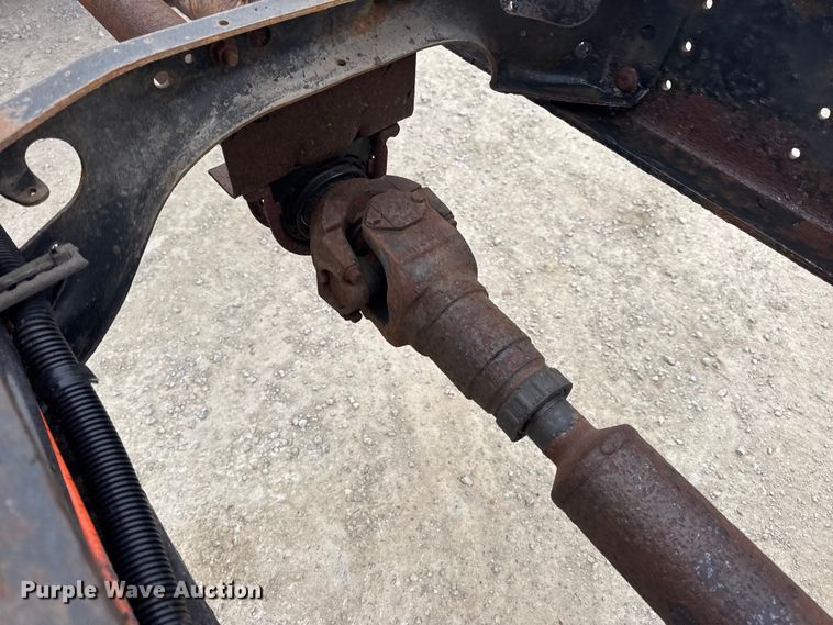 image for item EN0819 2010 International 4400 truck cab and chassis