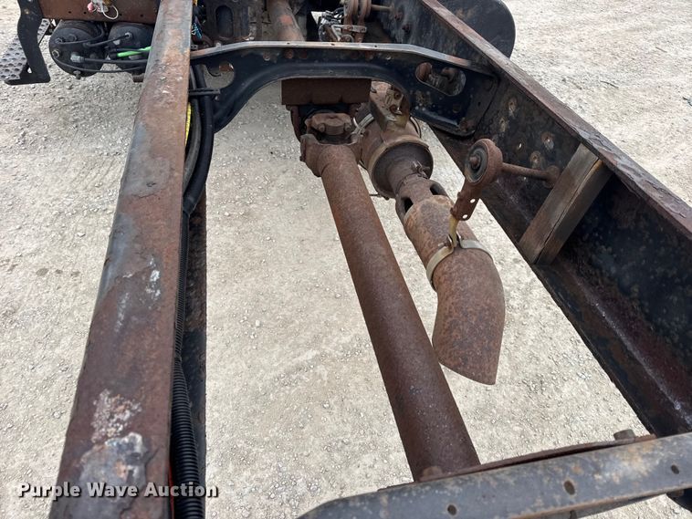 image for item EN0819 2010 International 4400 truck cab and chassis