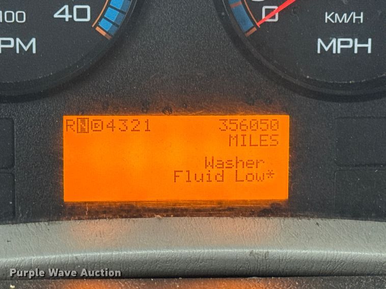 image for item EN0819 2010 International 4400 truck cab and chassis