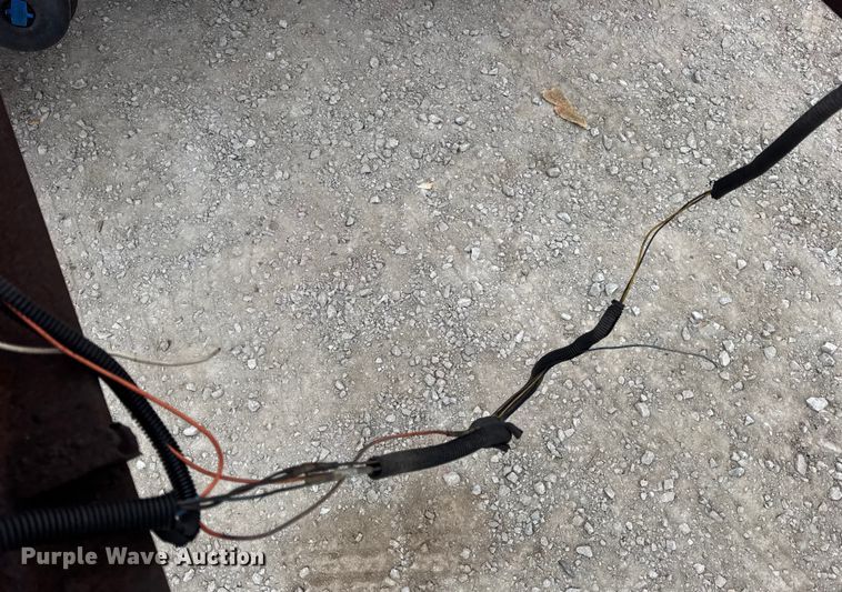 image for item EN0820 2013 International 4400 truck cab and chassis