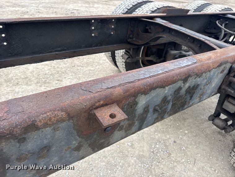 image for item EN0820 2013 International 4400 truck cab and chassis