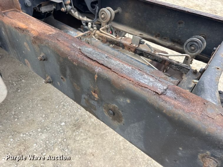 image for item EN0820 2013 International 4400 truck cab and chassis