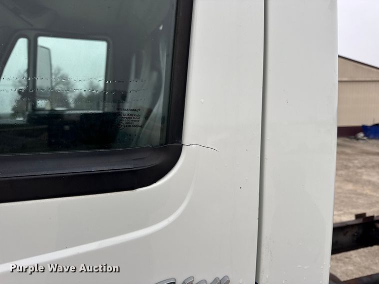 image for item EN0820 2013 International 4400 truck cab and chassis