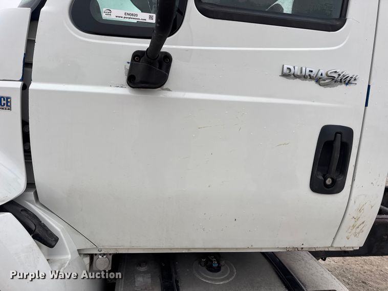 image for item EN0820 2013 International 4400 truck cab and chassis