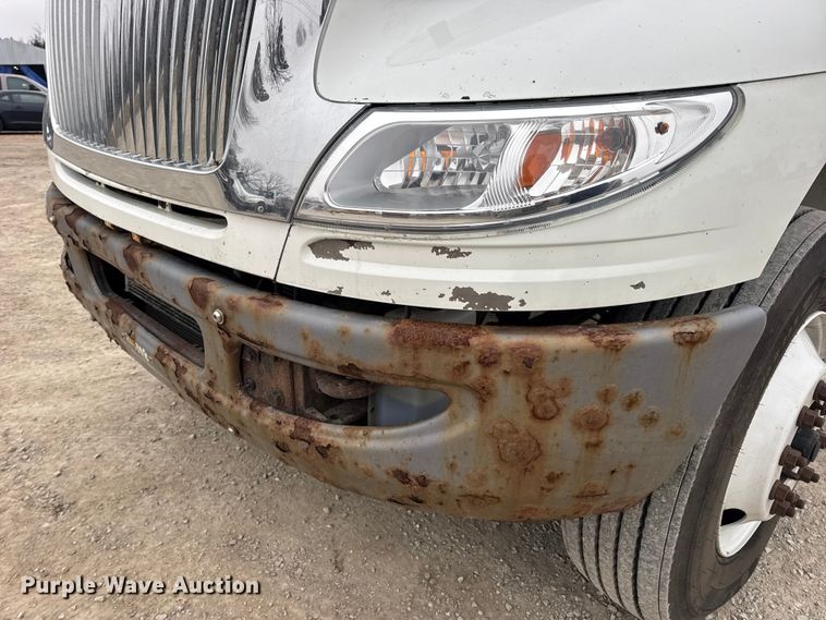 image for item EN0820 2013 International 4400 truck cab and chassis