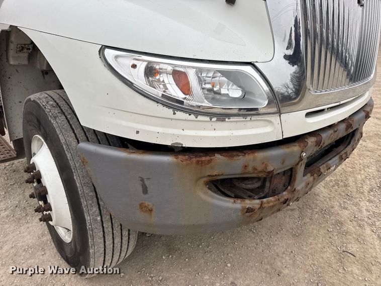 image for item EN0820 2013 International 4400 truck cab and chassis