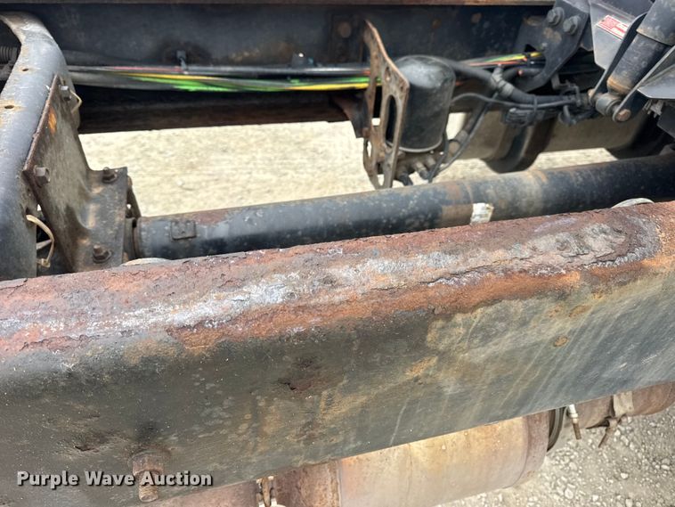 image for item EN0820 2013 International 4400 truck cab and chassis