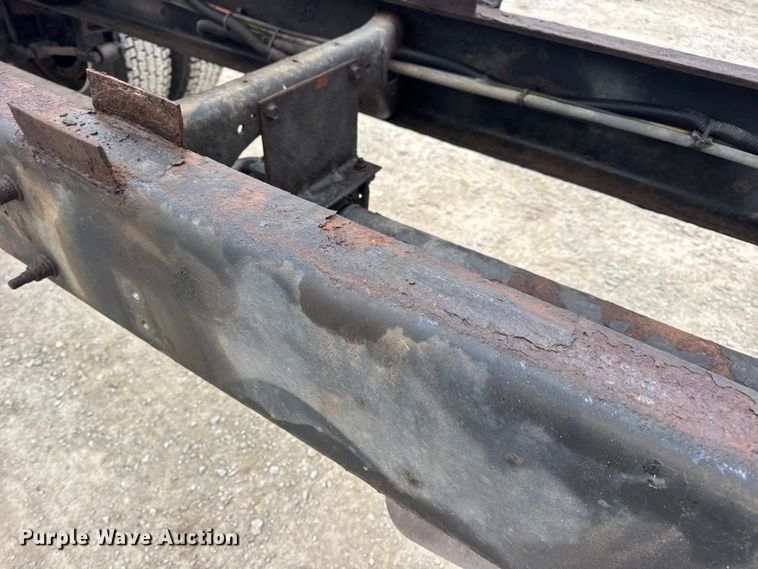 image for item EN0820 2013 International 4400 truck cab and chassis