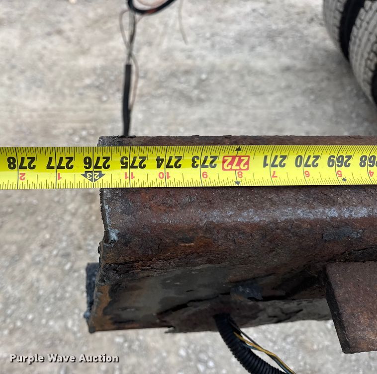 image for item EN0820 2013 International 4400 truck cab and chassis