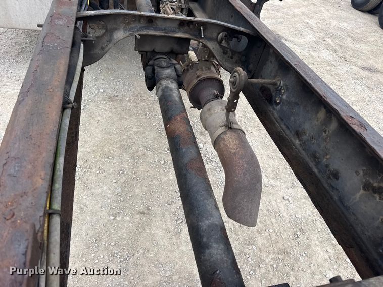 image for item EN0820 2013 International 4400 truck cab and chassis