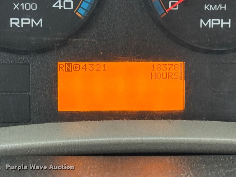 image for item EN0820 2013 International 4400 truck cab and chassis