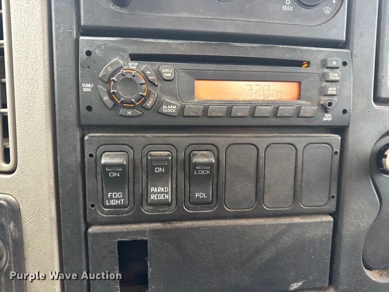 image for item EN0820 2013 International 4400 truck cab and chassis