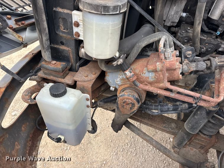 image for item EN0820 2013 International 4400 truck cab and chassis