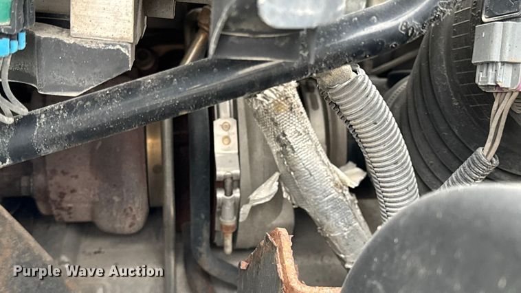 image for item EN0820 2013 International 4400 truck cab and chassis