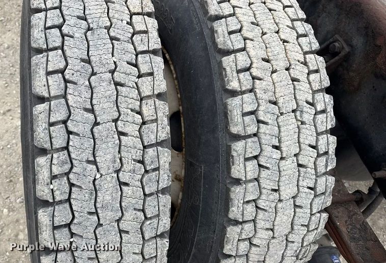 image for item EN0820 2013 International 4400 truck cab and chassis