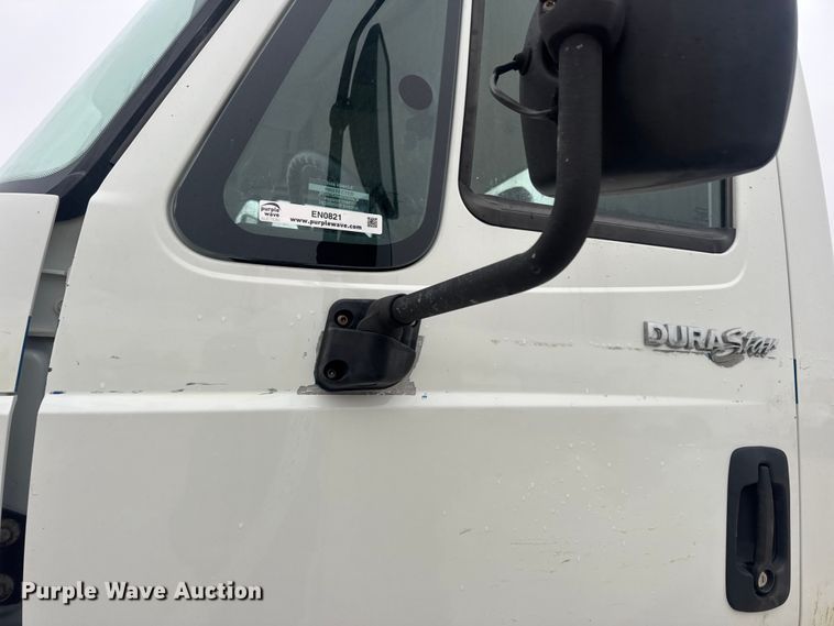 image for item EN0821 2013 International 4400 truck cab and chassis