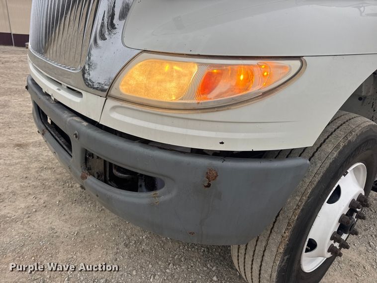 image for item EN0821 2013 International 4400 truck cab and chassis