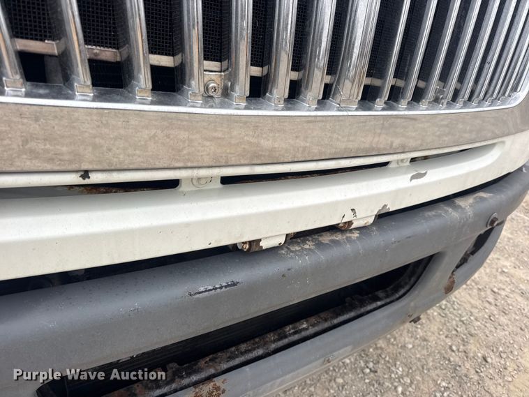 image for item EN0821 2013 International 4400 truck cab and chassis