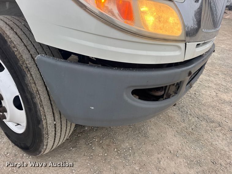 image for item EN0821 2013 International 4400 truck cab and chassis