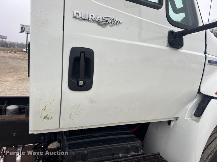 image for item EN0821 2013 International 4400 truck cab and chassis