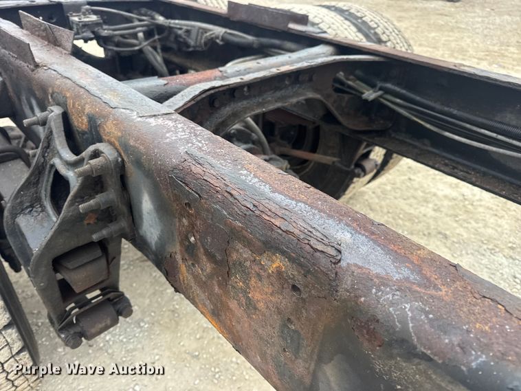 image for item EN0821 2013 International 4400 truck cab and chassis