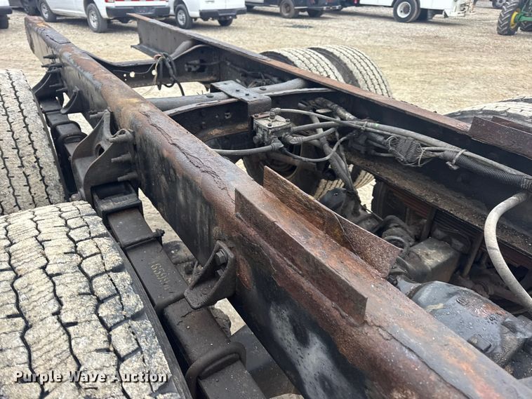 image for item EN0821 2013 International 4400 truck cab and chassis