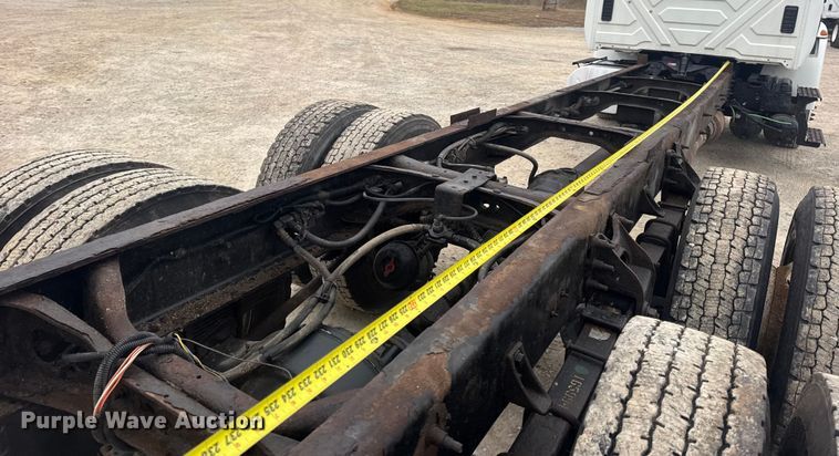 image for item EN0821 2013 International 4400 truck cab and chassis