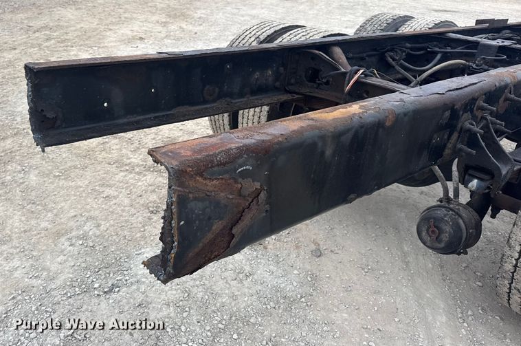 image for item EN0821 2013 International 4400 truck cab and chassis