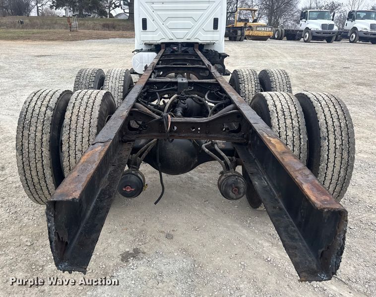 image for item EN0821 2013 International 4400 truck cab and chassis