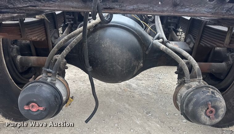 image for item EN0821 2013 International 4400 truck cab and chassis