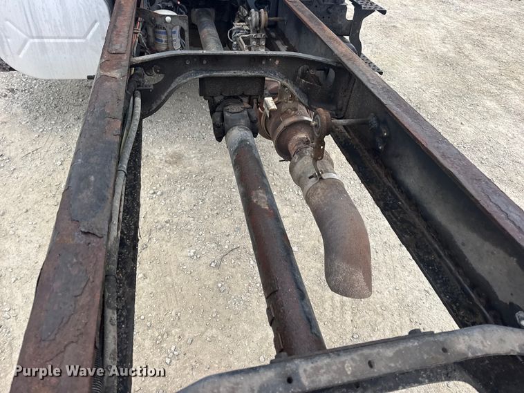 image for item EN0821 2013 International 4400 truck cab and chassis