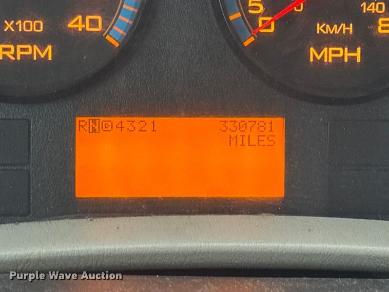 image for item EN0821 2013 International 4400 truck cab and chassis