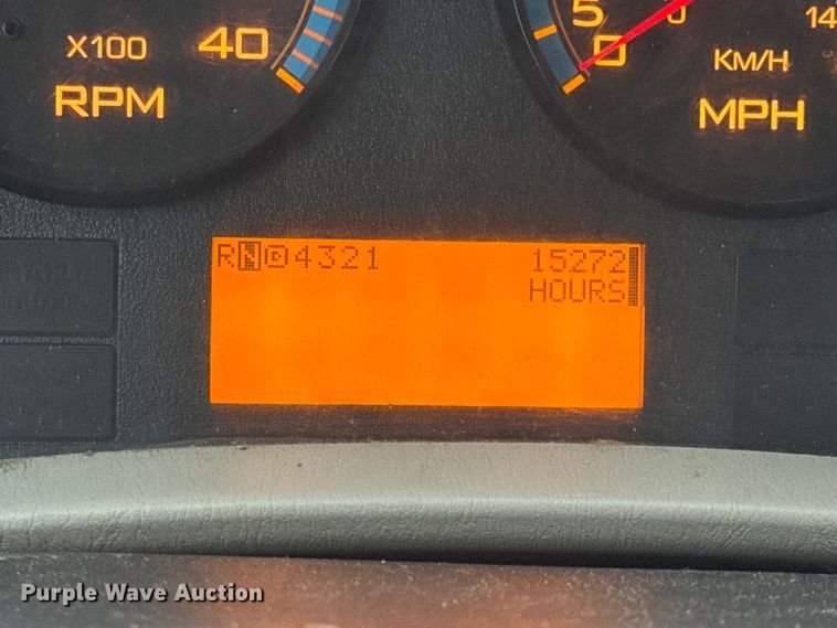 image for item EN0821 2013 International 4400 truck cab and chassis