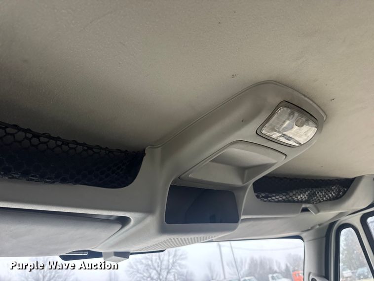 image for item EN0821 2013 International 4400 truck cab and chassis