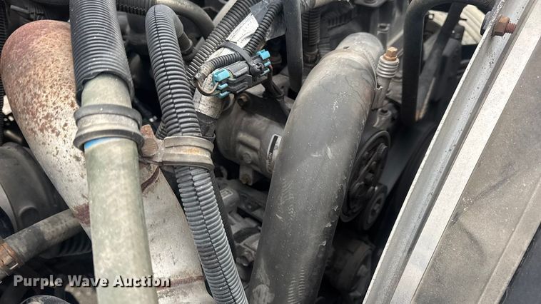 image for item EN0821 2013 International 4400 truck cab and chassis