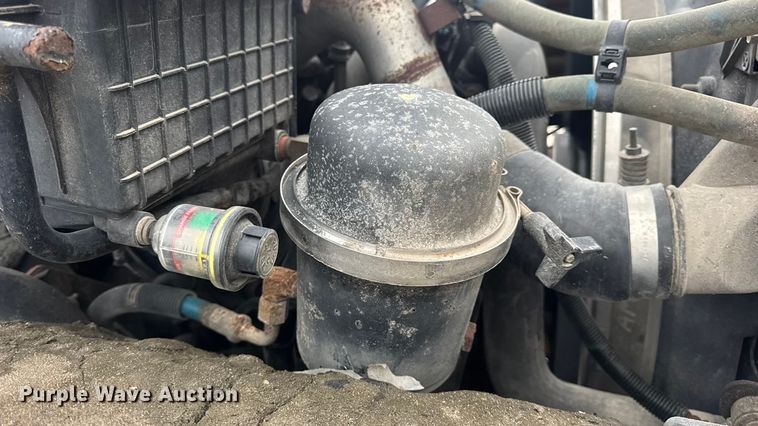 image for item EN0821 2013 International 4400 truck cab and chassis