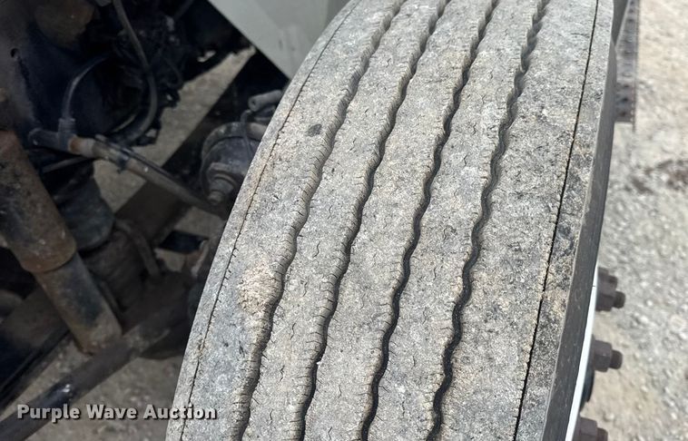 image for item EN0821 2013 International 4400 truck cab and chassis