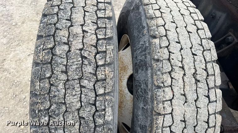 image for item EN0821 2013 International 4400 truck cab and chassis