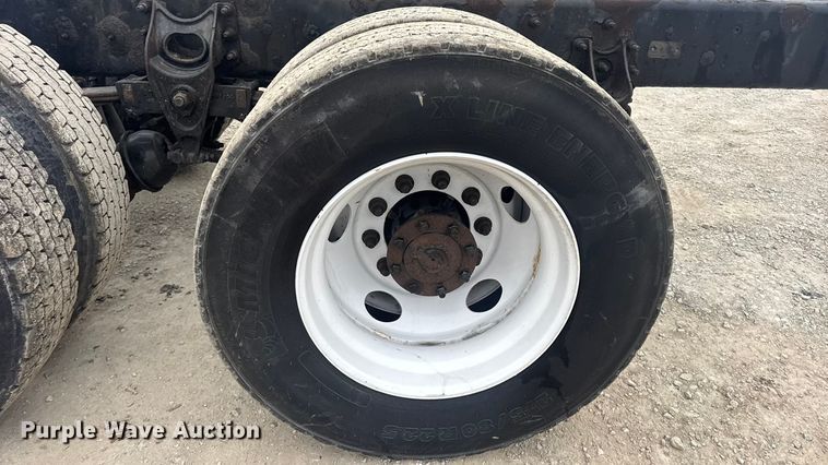 image for item EN0821 2013 International 4400 truck cab and chassis