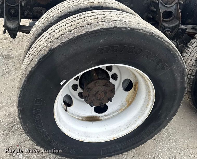 image for item EN0821 2013 International 4400 truck cab and chassis