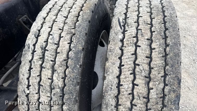 image for item EN0821 2013 International 4400 truck cab and chassis